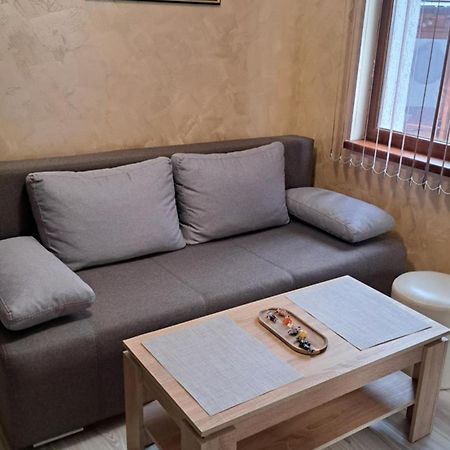 Къща Под Наем-Нощувки Targowischte Exterior foto